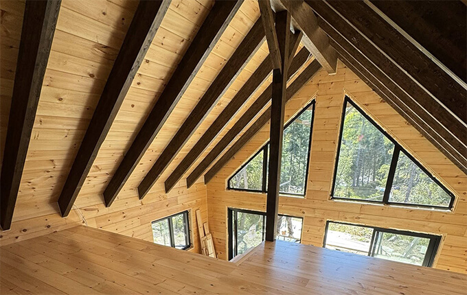 Construction de chalet Eastman - Mezzanine intérieure.
