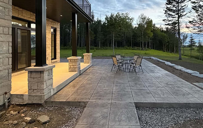 Terrasse en béton estampé Victoriaville.